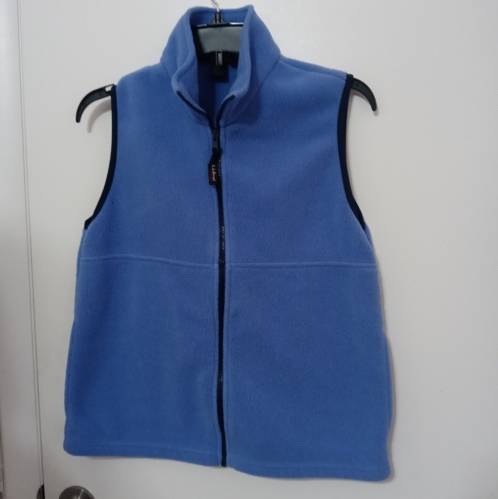 L.L.Bean Outdoors Full Zip Sky Blue Navy Trim Fleece Vest With Pockets